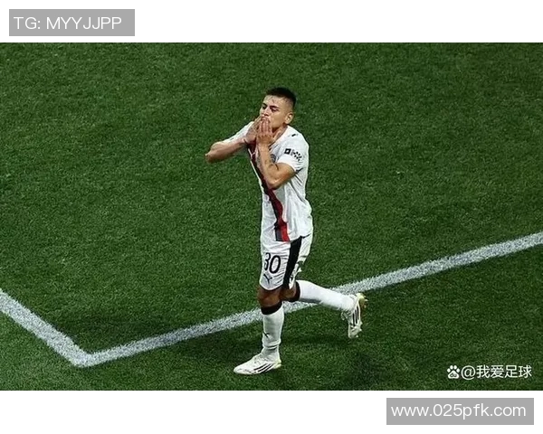 寻找那些与足球明星神似的人物与他们的精彩故事